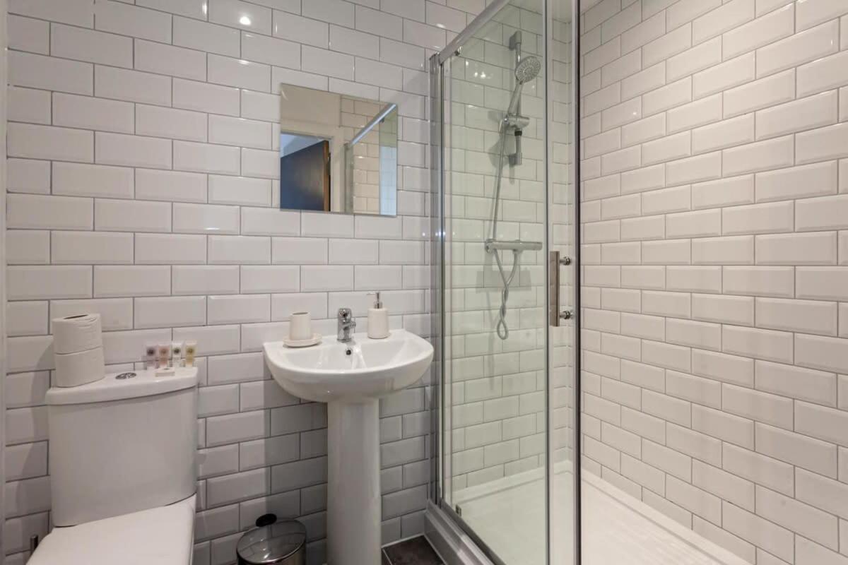 Stunning 2 Bed Flat 5Min To Old Trafford Stadium Манчестер Екстер'єр фото